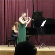 Imparto clases particulares, dispongo del título superior de música en la especialidad de violín además de haber realizado la formación en el método suzuki